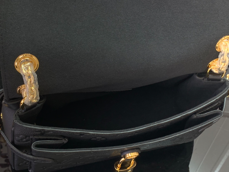 루이비통 애니타임 플랩 백 18.59.529.5cm M14973 블랙3.jpg