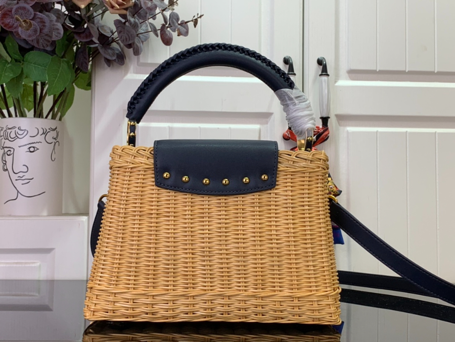 루이비통 카퓌신 BB 27918cm M26025 네이비2.jpg