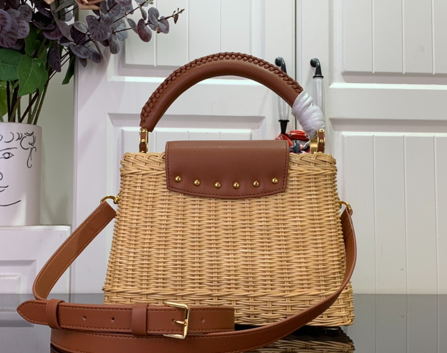 루이비통 카퓌신 BB 27918cm M26025 브라운2.jpg