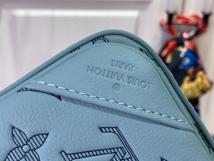 루이비통 트리오 메신저 M14781 2518.57cm 스카이 블루8.jpg