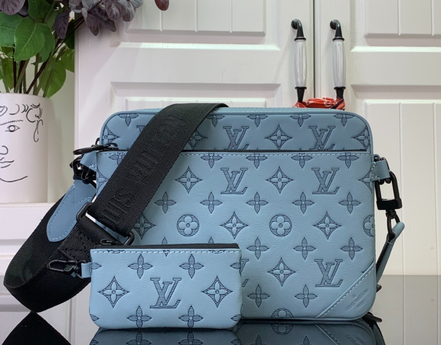 루이비통 트리오 메신저 M14781 2518.57cm 스카이 블루1.jpg