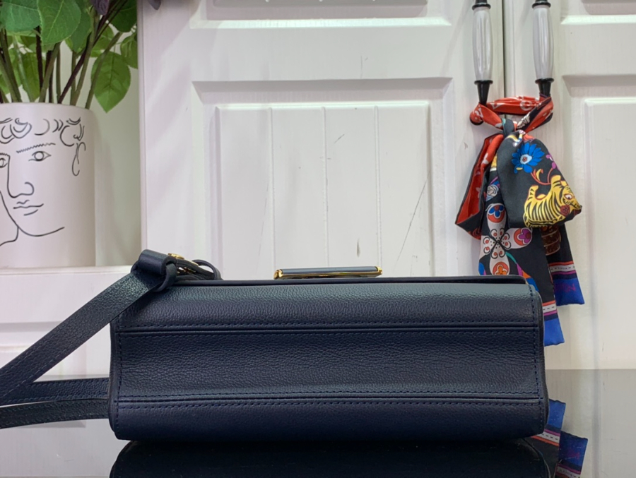 루이비통 트위스트 MM 슬림 23168cm M14342 네이비5.jpg