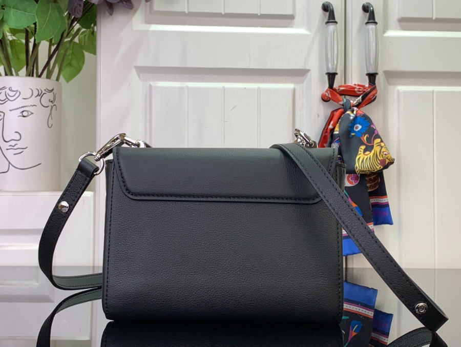 루이비통 트위스트 PM 슬림 19157cm M14636 블랙2.jpg