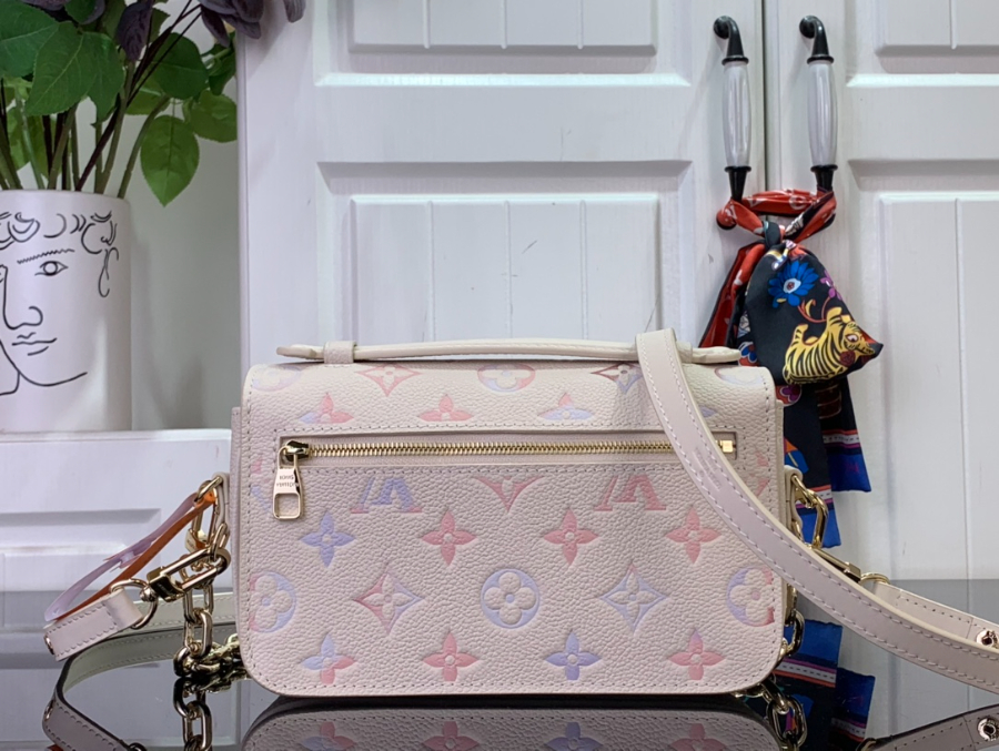 루이비통 포쉐트 메티스 이스트 웨스트 M25682 13.5621.5cm2.jpg