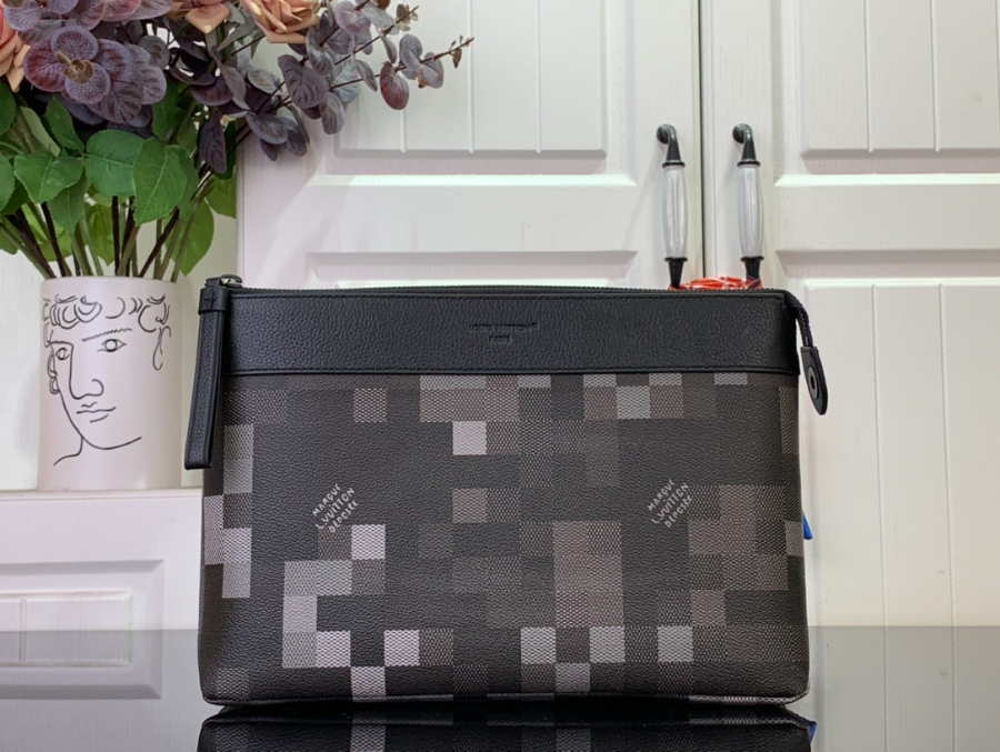 루이비통 포쉐트 보야주 수플 M14926 217.530cm 블랙1.jpg