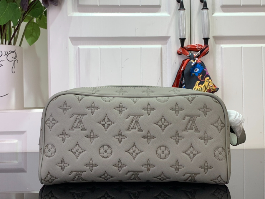 루이비통 돕 키트 그레이 M14843 1516.528cm1.jpg