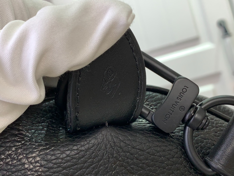 루이비통 스피디 P9 반둘리에 40 블랙 M24419 402623cm8.jpg