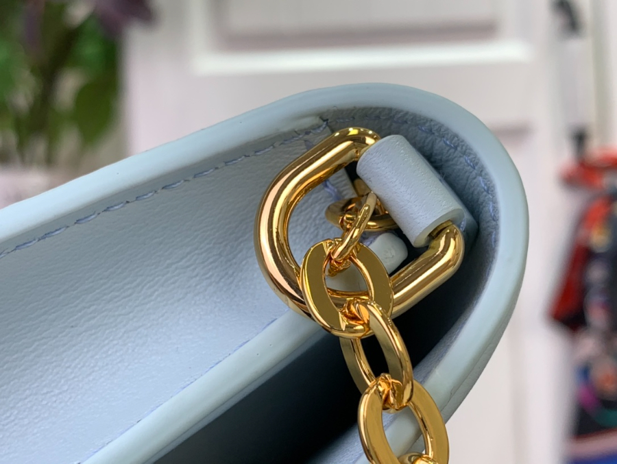 루이비통 월릿 온 체인 LV 블룸 라이트 블루 M14547 11.5420cm6.jpg