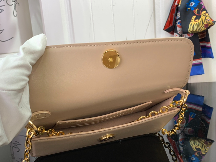 루이비통 월릿 온 체인 LV 블룸 스톤 M14581 11.5420cm3.jpg