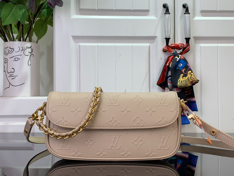 루이비통 월릿 온 체인 아이비 베이지 M14714 23.5124.3cm1.jpg