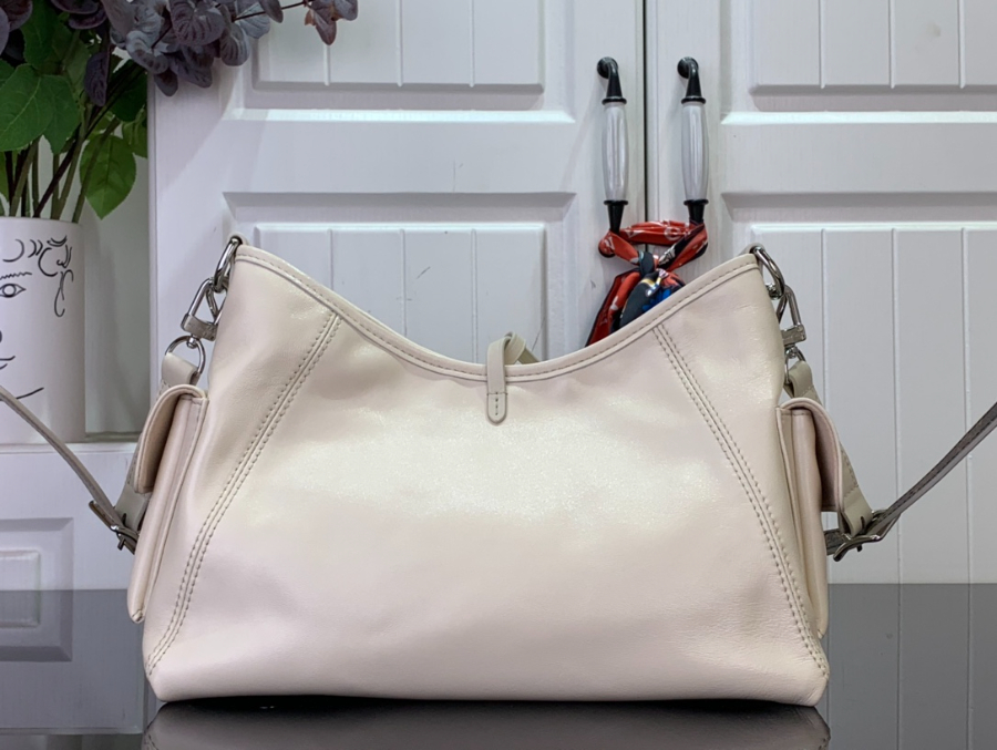 루이비통 캐리올 카고 바이브 스몰 M12919 33.52315cm 크림2.jpg