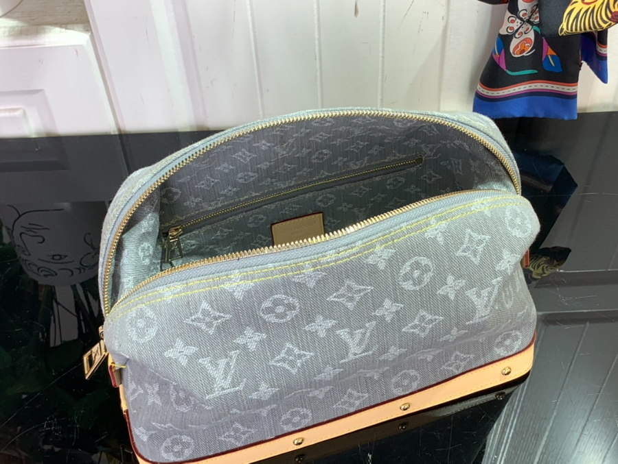 루이비통 코스메틱 파우치 라지 데님 그레이 M13750 18927cm3.jpg
