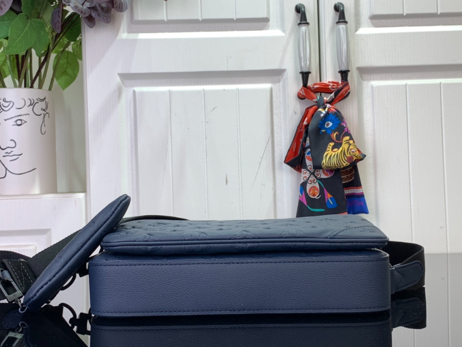 루이비통 트리오 메신저 네이비 블루 M14785 18.5725cm5.jpg