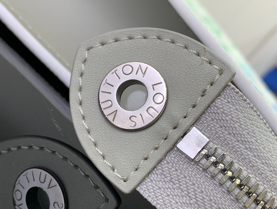 루이비통 이클립스 포쉐트 보야주 클러치 M13907 26205cm 그라데이션7.jpg