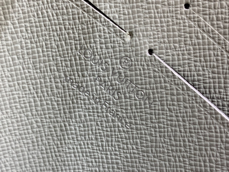 루이비통 이클립스 포쉐트 보야주 클러치 M13907 26205cm 그라데이션9.jpg