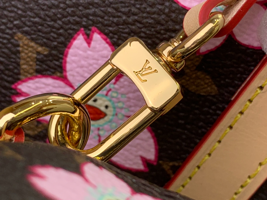 이비통 LV X TM 빠삐용 사쿠라 M13097 111327cm 브라운8.jpg