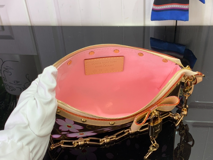 루이비통 LV X TM 포쉐트 악세수아 사쿠라 M13666 13422cm 브라운4.jpg