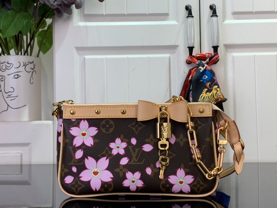 루이비통 LV X TM 포쉐트 악세수아 사쿠라 M13666 13422cm 브라운1.jpg